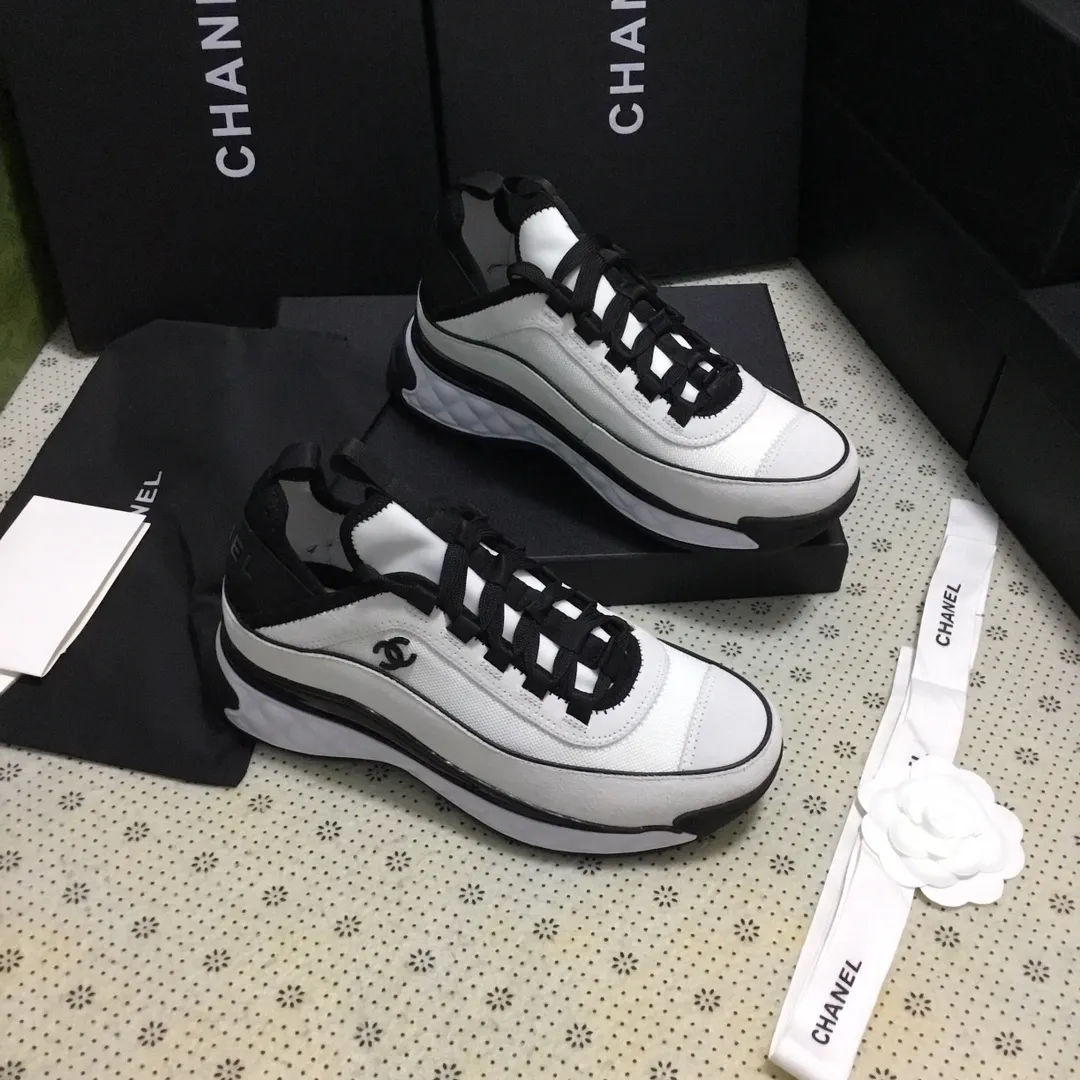 👟👟Ex-factory price 540👟👟 Original CHANEL 2025 Chanel Four Seasons Casual Sports Shoes Original Cover Lasting for Women is made one to one with original lasting technology. Fabric: first layer of silk cowhide with high-elastic lycra and knitted fabric, comfortable and breathable. TPU 3-in-1 ultra-light outsole. Comfortable on the foot. Versatile. Built-in 2 cm brand heightening insole, size: women's 35-41
